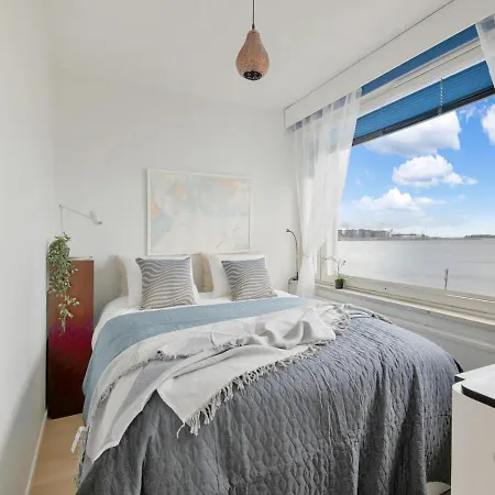 Meets Sea - Waterfront Center Хельсинки