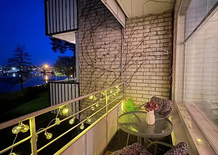 Meets Sea - Waterfront Center *