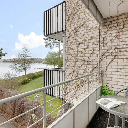 Meets Sea - Waterfront Center Helsinki